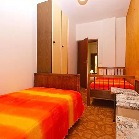 Apartments Ratko 1416 Galižana